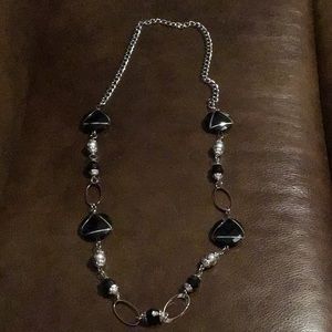 EUC,FAUX Onyx&Silver 30”necklace lightweight and comfortable.Big stones faceted